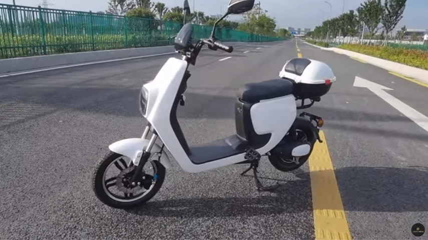 Swifty elektrisches Moped für das Pendeln